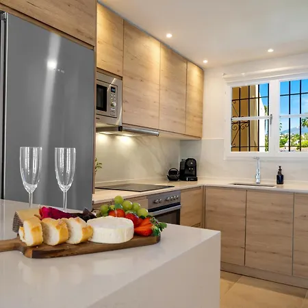 Daire Stylish With Pool *